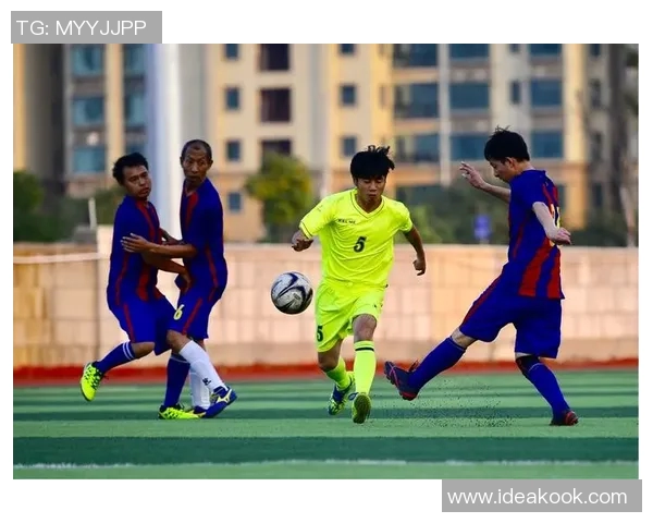 维语解说带你了解足球明星背后的故事与精彩瞬间